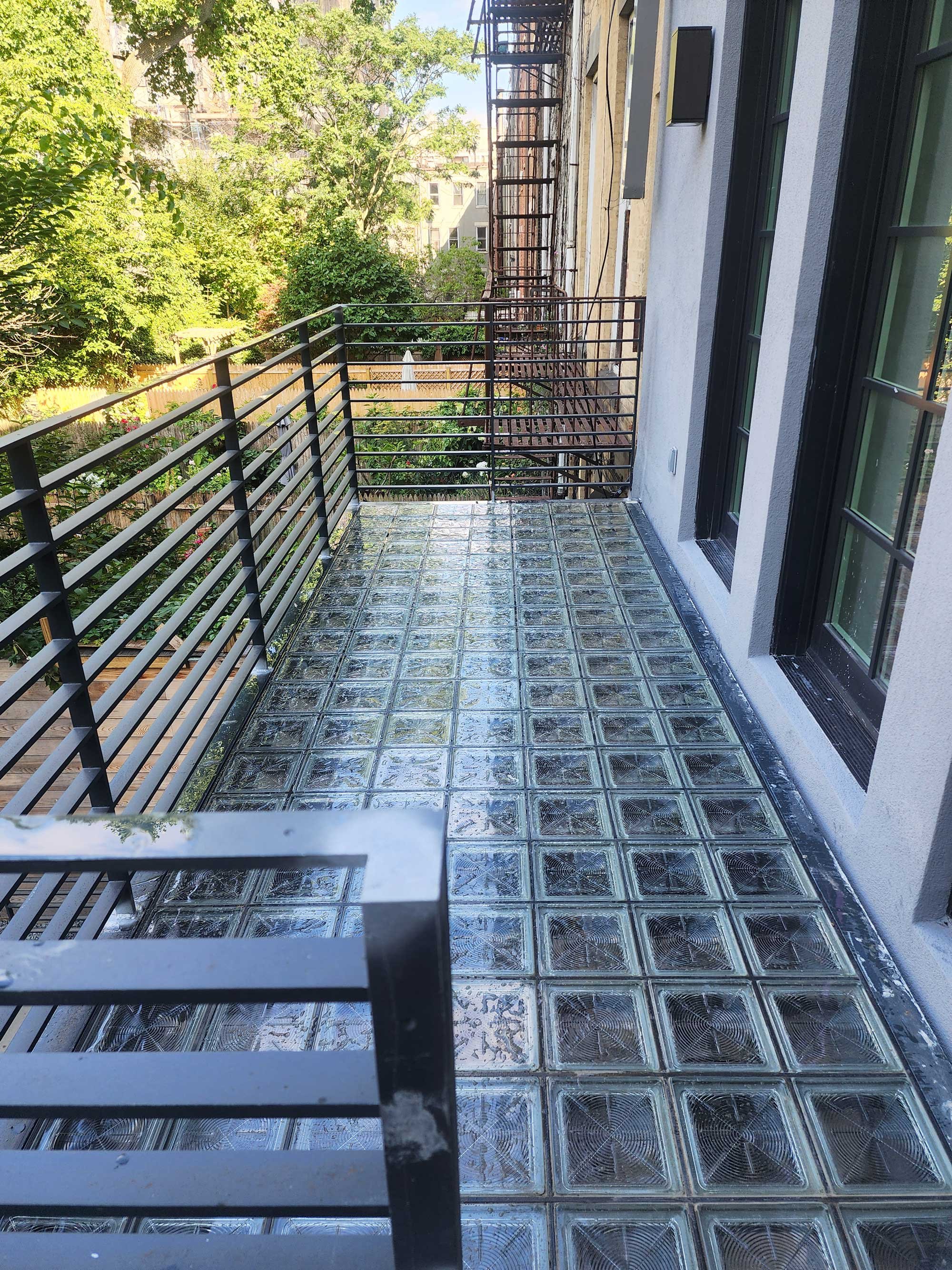 glass-panels-for-outdoor-decks